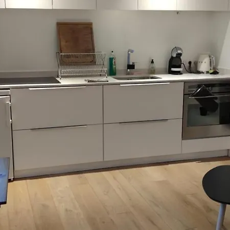 Апартаменты Charmant T2 Quartier Montmartre Metro Abbesses Париж